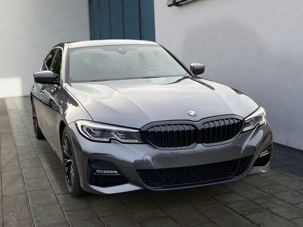 BMW 320i M Sport 135 kW image number 2