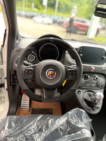 Abarth 695C 132 kW image number 7