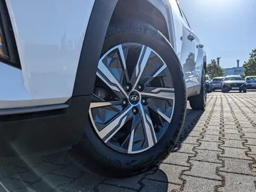 Car image 29
