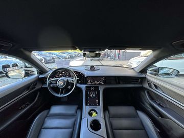 Car image 37