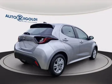 Car image 3