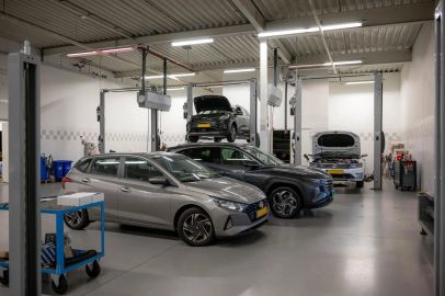 Car image 27