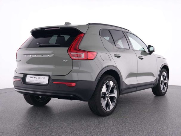 Volvo XC40 T2 Plus Dark 95 kW image number 3