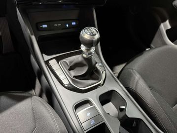 Car image 26