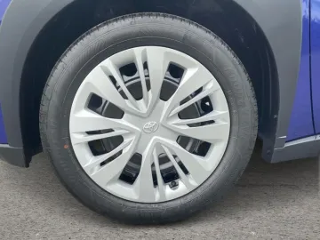 Car image 21