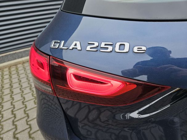 Mercedes-Benz GLA 250 e PHEV 160 kW image number 12