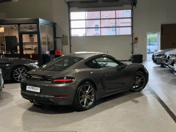 Car image 37