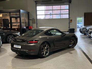 Car image 37