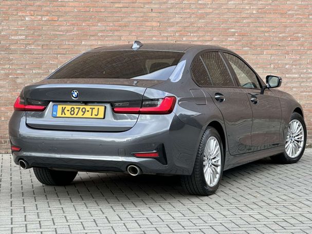 BMW 320i 135 kW image number 3