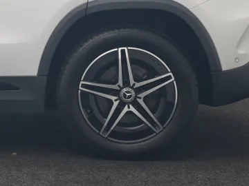 Car image 47