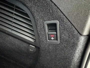 Car image 35