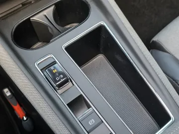 Car image 33