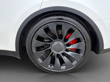 Car image 35