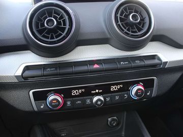 Car image 32