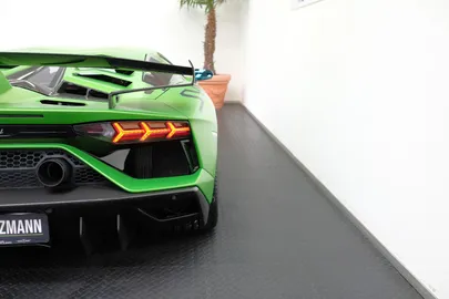 Car image 32