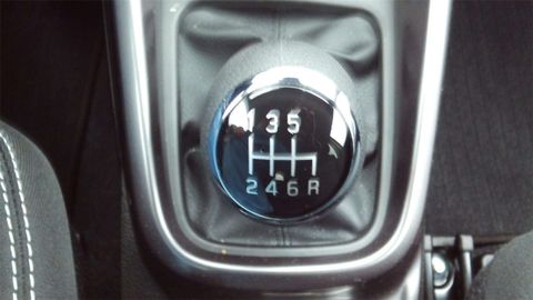 Car image 32