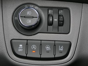 Car image 33