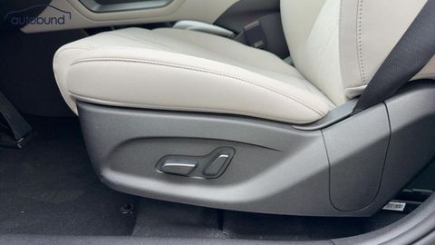Car image 35