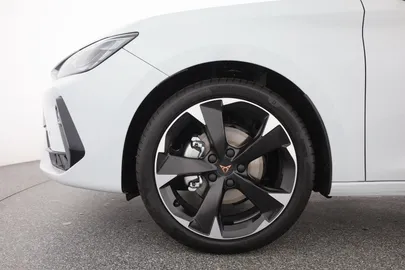 Car image 33