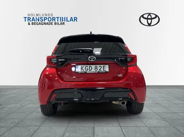 Car image 3