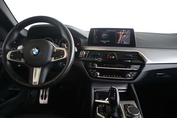 BMW 520i Touring 135 kW image number 10