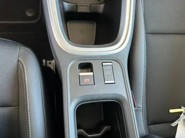 Car image 28