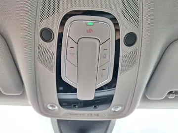 Car image 35