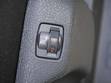 Car image 36