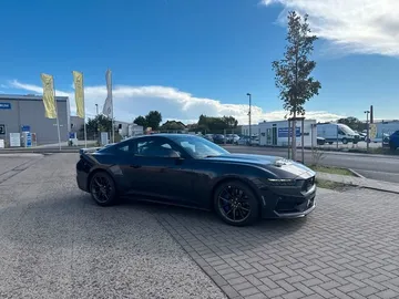 Car image 24