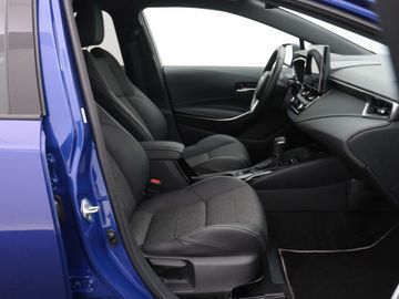 Car image 30