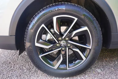Car image 36
