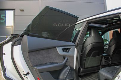 Car image 37