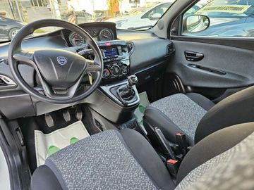 Car image 15