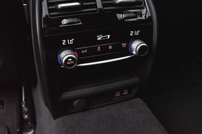 Car image 38