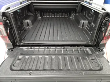 Car image 32