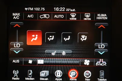 Car image 32