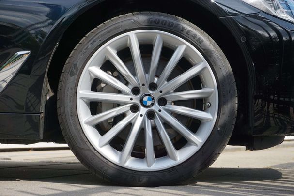 BMW 530i Touring xDrive 185 kW image number 6