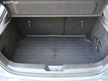 Car image 37