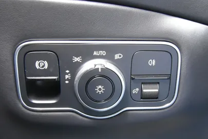 Car image 44