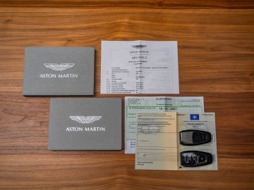 Car image 30