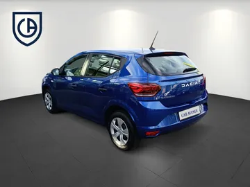 Car image 4
