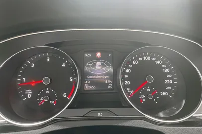 Car image 26