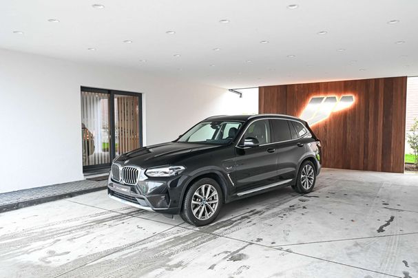 BMW X3 xDrive30e 215 kW image number 1