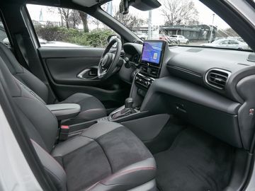 Car image 10