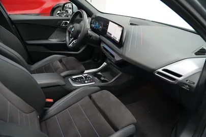 Car image 31