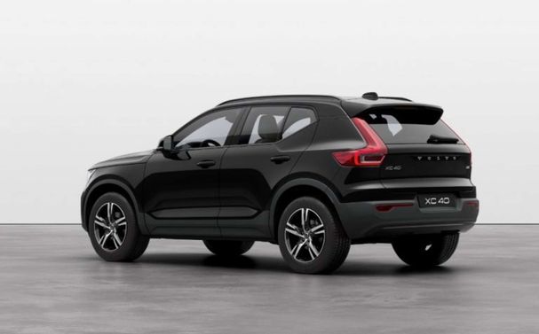 Volvo XC40 B4 Plus Dark 145 kW image number 2