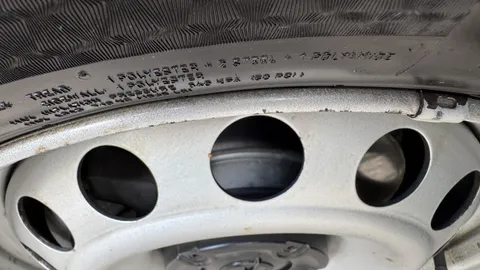 Car image 43