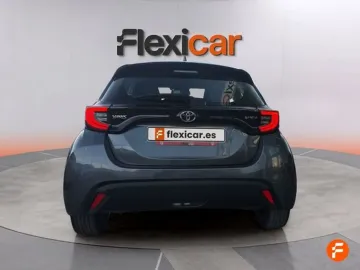 Car image 5