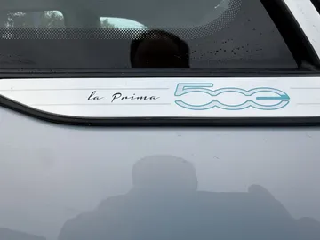 Car image 25