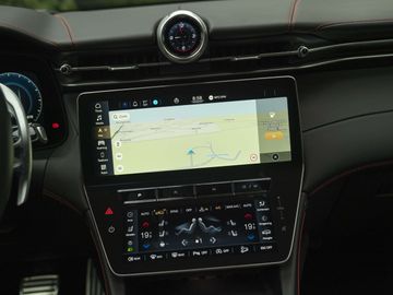 Car image 26